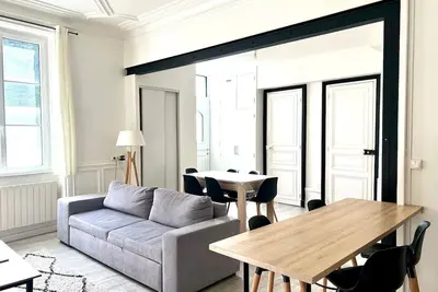 Image de L'Haussmaninen, appart en plein centre de Poitiers