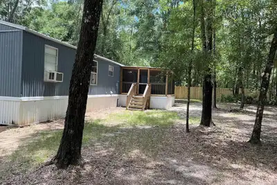 Image de Bohemian Acres: Cozy 2-bedroom house in welcoming Branford, Fl.
