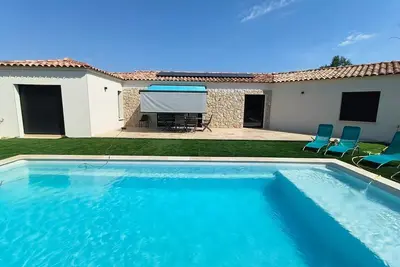 Image de Maison spacieuse avec piscine - Wifi
