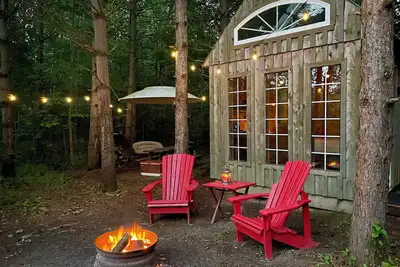 Image de Frog House - Romantic - Off Grid - Wine Trail Cabin - Pet Friendly! 4 Seasons