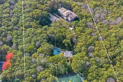 Image de Spectacular Hamptons estate. Available for both short and long term rental