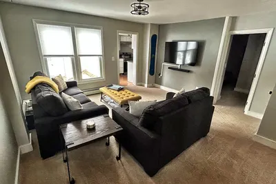Image de High Street Hideaway- Cozy 2-bedroom apartment with WiFi, in welcoming Waterbury