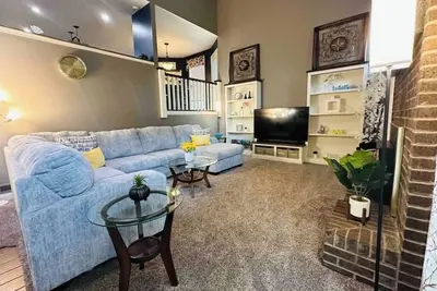 Image de Cozy 4-bedroom house in charming Springfield with Ac, game room, WiFi