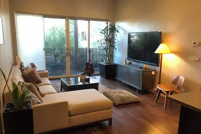 Image de Beautiful Cottage, hot tub, in great neighborhood