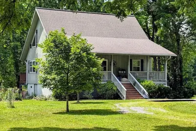 Image de Charming and Cozy River House