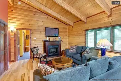 Image de Twin B - Cozy 2-bedroom cabin in marvelous Halcottsville with WiFi, Ac