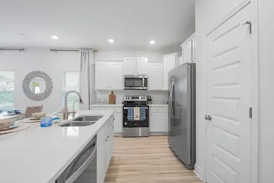 Image de New 3 Bdr Townhome 3miles from 30a and 1m from Bay Access. Beach to Bay in a day
