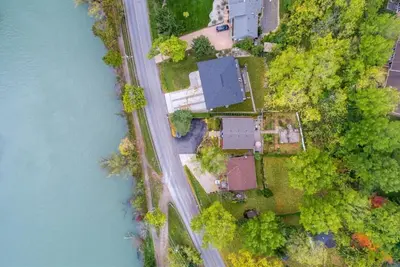 Image de Cottage on the Water | Hot Tub | 15 min to Beach, Wineries, Niagara Falls |