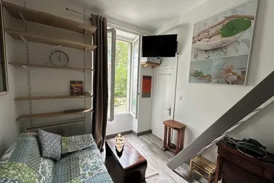 Image de Studio / Loft Rez de chaussée sur cour calme