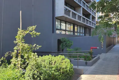 Image de Moderno Departamento en Santiago de Chile, cerca de las zonas más icónicas.