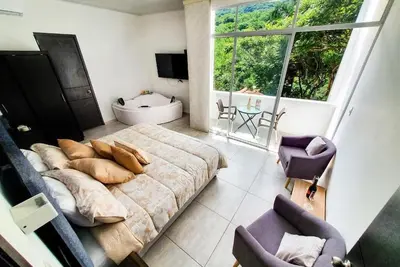 Image de Junior Suite with Balcony and Private Jacuzzi
