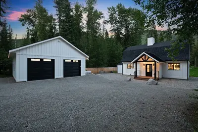 Image de Charming River Cottage w/ Ac, Deluxe HotTub, WiFi in Bonners Ferry on the Border!