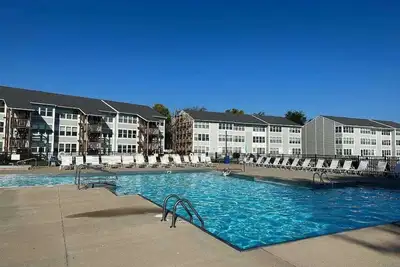 Image de All New Waterfronts Ii Port Clinton! 1st floor, pool, hot tub, beach, & more.