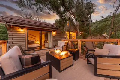 Image de Modern Cabin with Canyon Views with Patio, Sauna Hot Tub, Wifi, Ac & Fireplace