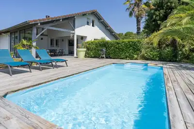 Image de Villa 'Jolie Maison Landaise Avec Piscine' avec piscine privée, Wi-Fi et climatisation