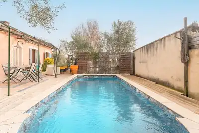Image de Appartement 'Chez Patricia En Provence' avec piscine partagée, Wi-Fi et climatisation
