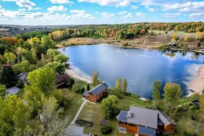 Image de Lakeside Cabin Retreat! Private Lake for Family Vacations and Couples Getaways!