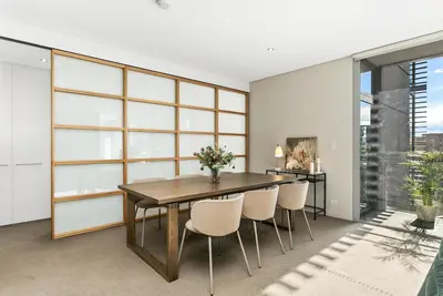 Image de Sydney- Sx339 Sussex Street - Approx. $1300-$1750 per/week Cbd Chinese Gardens Views In Modern Two Bedroom Apartment