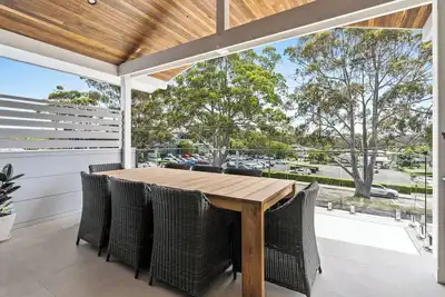 Image de Bay Retreat Villa - Stay with up to 20 guests in central Nelson Bay location