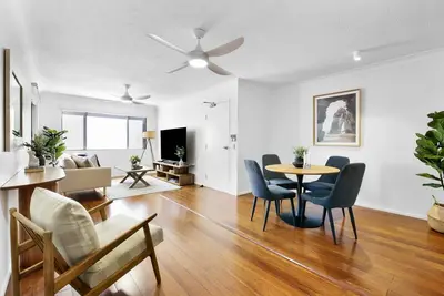 Image de Coastal 2-Bed with Balcony, 200m from Beach