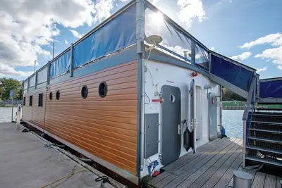 Image de Le bateau-maison \"Fritze Bollmann\" avec vue sur lac, terrasse privée et Wi-Fi