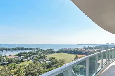 Image de Mvr-The Stay You-ll Talk About All Year