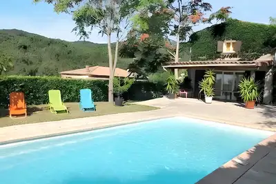 Image de Homerez - Villa à Rocher, piscine et vue montagne