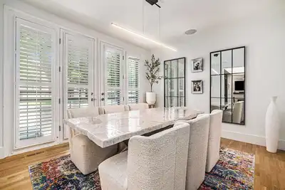 The Cherry Creek Chateau: 2 block walk