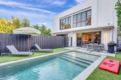 Image de New 3/2 Town House 5 Minutes to Town