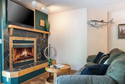 Image de Gelande Getaway. One bedroom, two full bathroom condo, hot tub