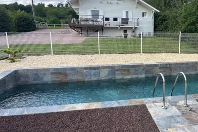 Image de Chalet rénové avec piscine proche vichy pour 6\/8 personnes