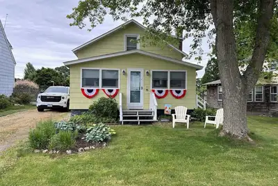 Image de Charming Seaside Cottage  2-bedroom  with WiFi, Ac in Lord's Point, Stonington.