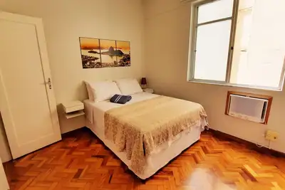 Image de A 50 Metros da Praia de Copacabana! Excelente Apartamento Completo