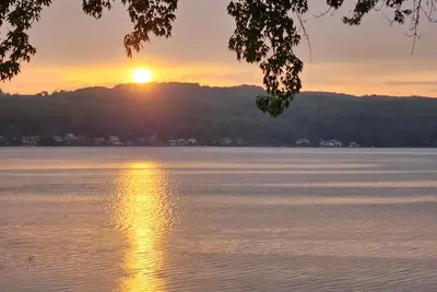 Image de Cozy Rv with 2 bedrooms and WiFi, Ac in Pleasant Richfield Springs on the lake.