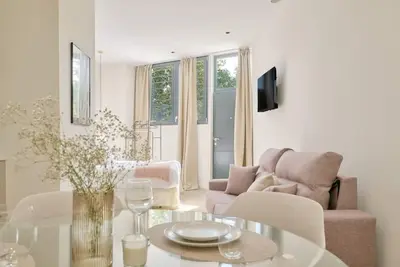 Image de Romantic Apartment N3 Oceanografico Virkin Suites