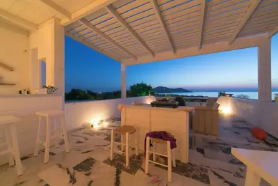 Seaside Tranquility Suite - Peace and Views of the Deep Blue