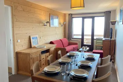 Image de À 10m des pistes de ski, 7ème étage, vue montagne, télévision, casier à ski, 68m², Avoriaz