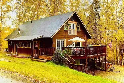 Image de Relax on this sweet little farm & enjoy Northern Lights from the deck!