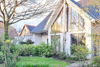 Image de GroĂźzĂĽgiges Architektenhaus am Niederrhein