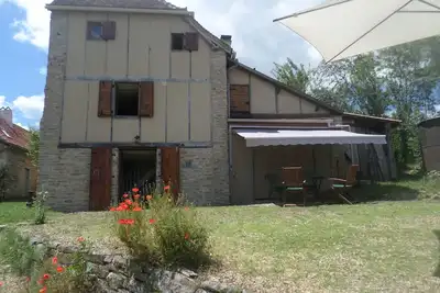 Image de A three storey barn conversion with lovely rural views over the Diege Valley.
