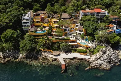 Image de Oceanfront 15 Bedroom Villa For 28 Guests.