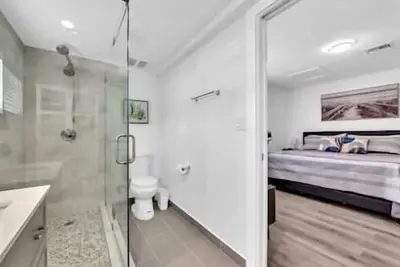 Image de Tranquil Waterside Retreat
