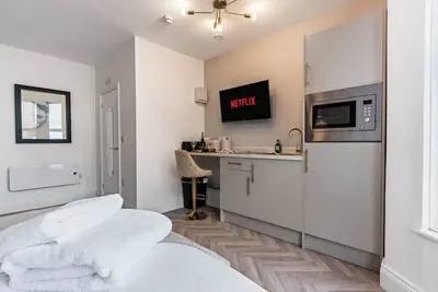 Image de Beachfront Aparthotel, Seaview Apartment with free parking #1\n