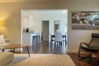 Image de Great Location, close to the best hikes. Private garden and on street parking.