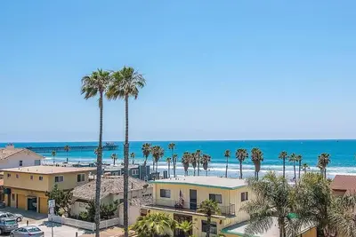 Image de beautifully updated 2-bedroom/2-bath condo on Pacific in Oceanside with WiFi