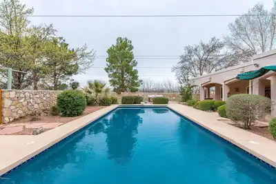 Image de Luxurious 4-bedroom farmhouse with pool and upscale amenities located in Mesilla