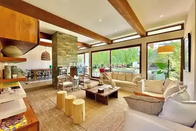 Image de Exclusive House with Pool\n\n