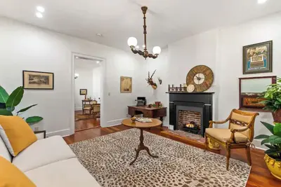 Image de 1864 Little Brick | 1\/1, Full Kitchen, Hot Tub, Pet Friendly w\/ fee