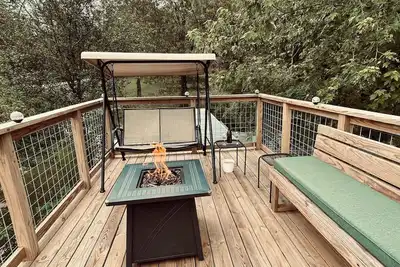Image de Serene container tiny home with 1 bedroom and WiFi, Ac in scenic Garfield