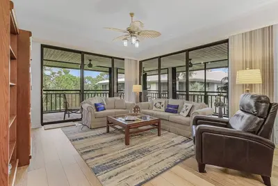 Image de 2/2 Corner Unit Condo in Bonita Bay! Large Lanai Space!